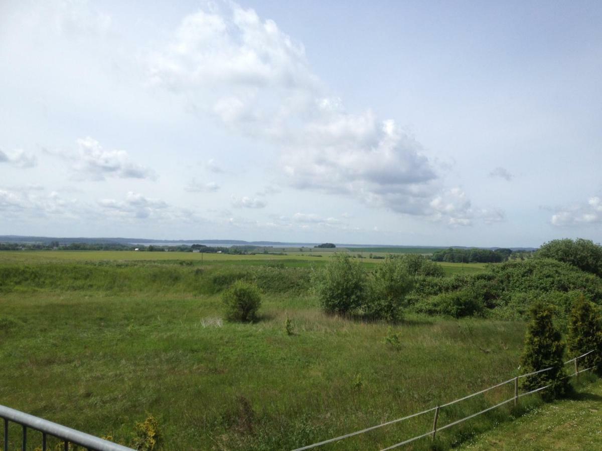Ferienwohnung "Kranich" Im Ferien-Resort Ruegen サガルト エクステリア 写真