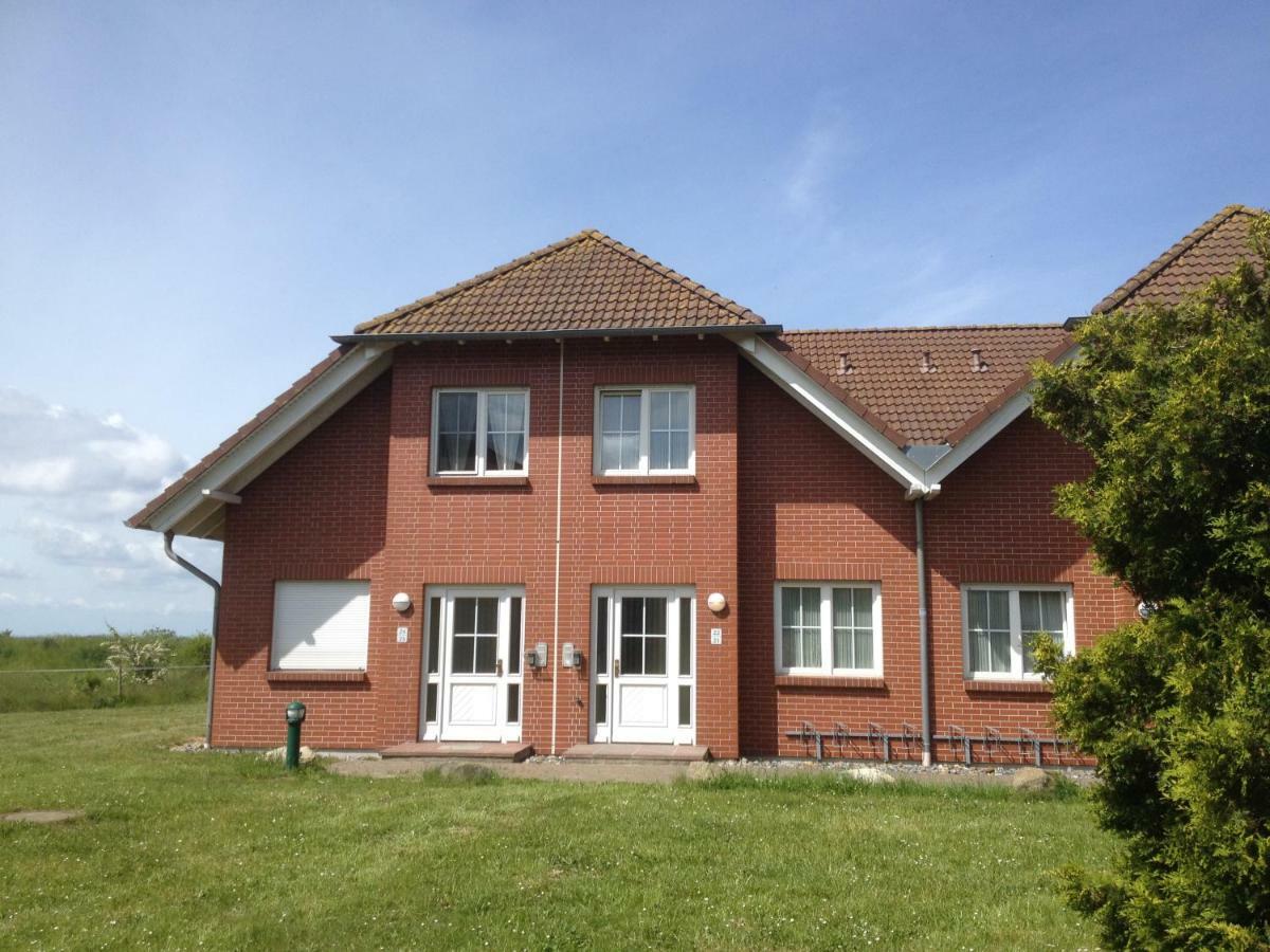 Ferienwohnung "Kranich" Im Ferien-Resort Ruegen サガルト エクステリア 写真