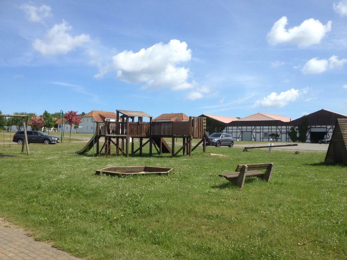 Ferienwohnung "Kranich" Im Ferien-Resort Ruegen サガルト エクステリア 写真
